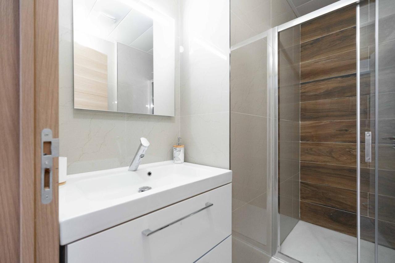 Les Petits Pavillons Appartements Standing 1 Chambre 4 Pers Clim Vieux-Port Marselha Exterior foto